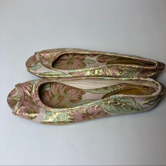Gorgeous never worn flower design flats - Picture 3 of 3